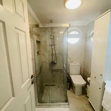 Lakeside Gardens - 2 Bedroom - Sleeps 6 Apartman *
