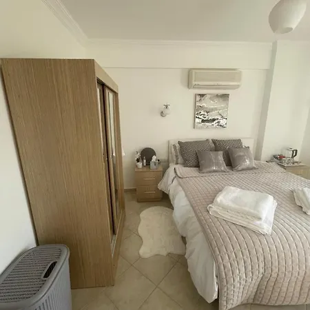 Lakeside Gardens - 2 Bedroom - Sleeps 6